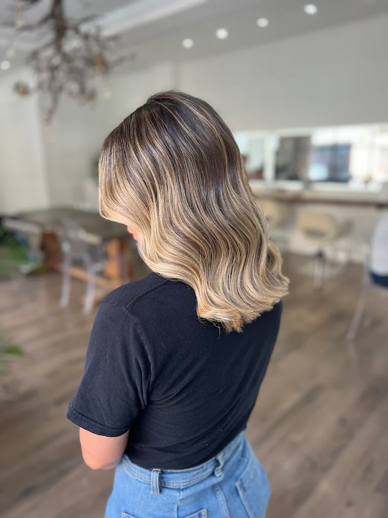 Balayage rubio dorado — Sandra Segura Estilistas