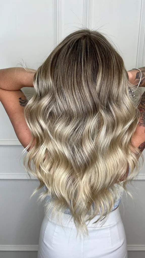 Transformación — balayage rubio ondas · Sandra Segura